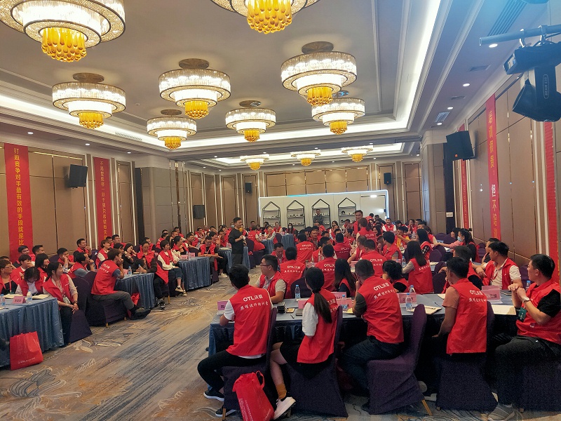 灯具灯饰加盟,品牌灯具代理,无主灯招商,家居建材厂家,星光欧特朗